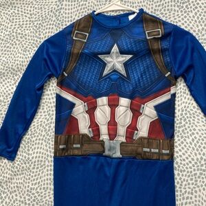 🎯Rubie's Captain America
Costumes for Boys Size :Small 👉🏻👉🏻One piece only